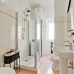 Residenza Santa Barbara 아파트 *